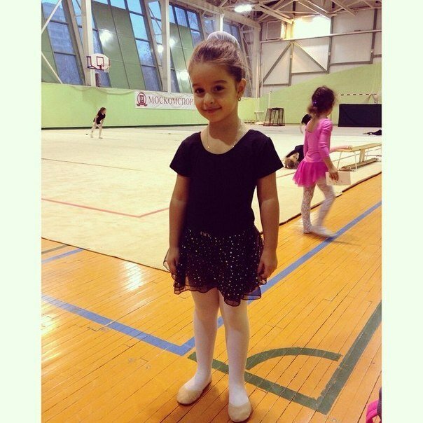 Бородина отвела дочь на художественную гимнастику